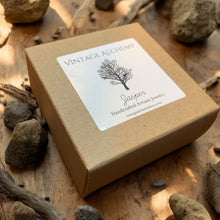 Load image into Gallery viewer, Gift box for Jasper stretch bracelet with turtle