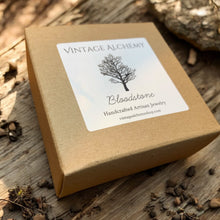 Load image into Gallery viewer, Gift box for bloodstone stretch bracelet