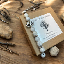 Load image into Gallery viewer, Howlite essential oil bracelet with gift box