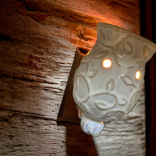 Load image into Gallery viewer, wax melter with floral pattern