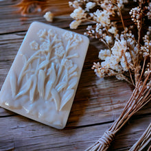 Load image into Gallery viewer, daisy spring handmade soap
