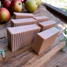 Load image into Gallery viewer, apple sage shea butter soap
