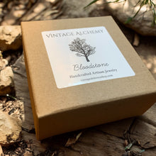 Load image into Gallery viewer, box for bloodstone stretch bracelet