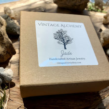 Load image into Gallery viewer, gift box for jade stretch bracelet