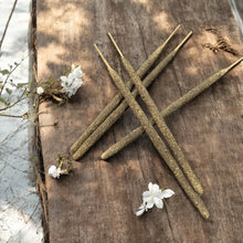 Load image into Gallery viewer, jasmine blossom incense sticks with frankincense