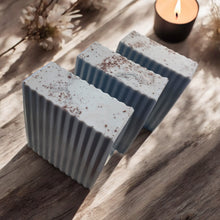 Load image into Gallery viewer, white amber glycerin soap