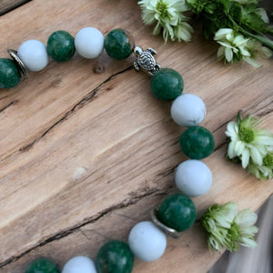 Howlite and Jade bracelet with turtle charm