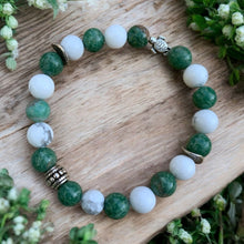 Load image into Gallery viewer, Howlite and Jade stretch bracelet
