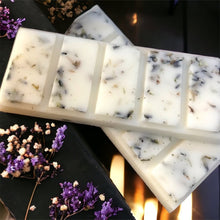 Load image into Gallery viewer, Black lavender wax melt
