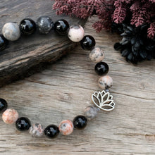 Load image into Gallery viewer, Onyx and Jasper stretch bracelet with turtle
