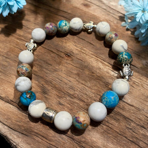 Stretch bracelet with turtle charm and jaspers