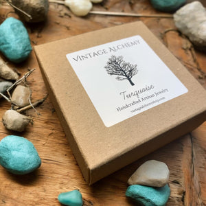 gift box for green turquoise and onyx beaded bracelet