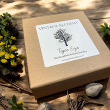 Load image into Gallery viewer, gift box for yellow tiger eye beaded bracelet
