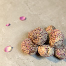 Load image into Gallery viewer, Resin Spheres | Botanical Smoke Ritual | Variations
