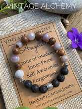 Load image into Gallery viewer, essential oil bracelet with purple beads
